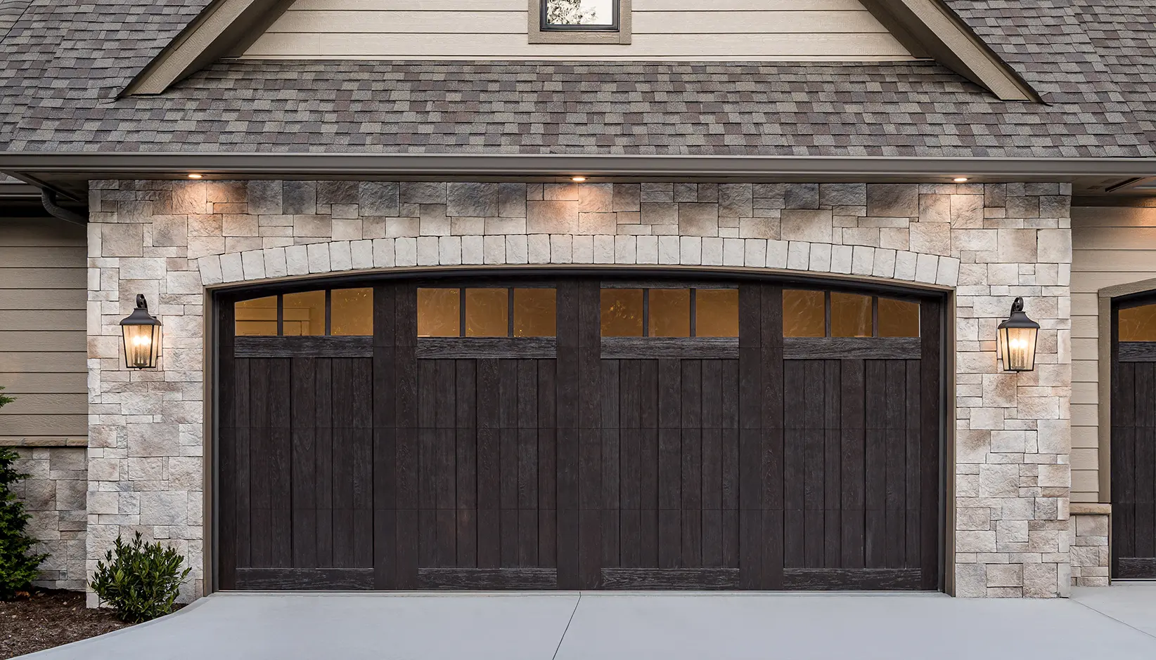 Canyon Ridge® Carriage House (5-Layer) — Clopay